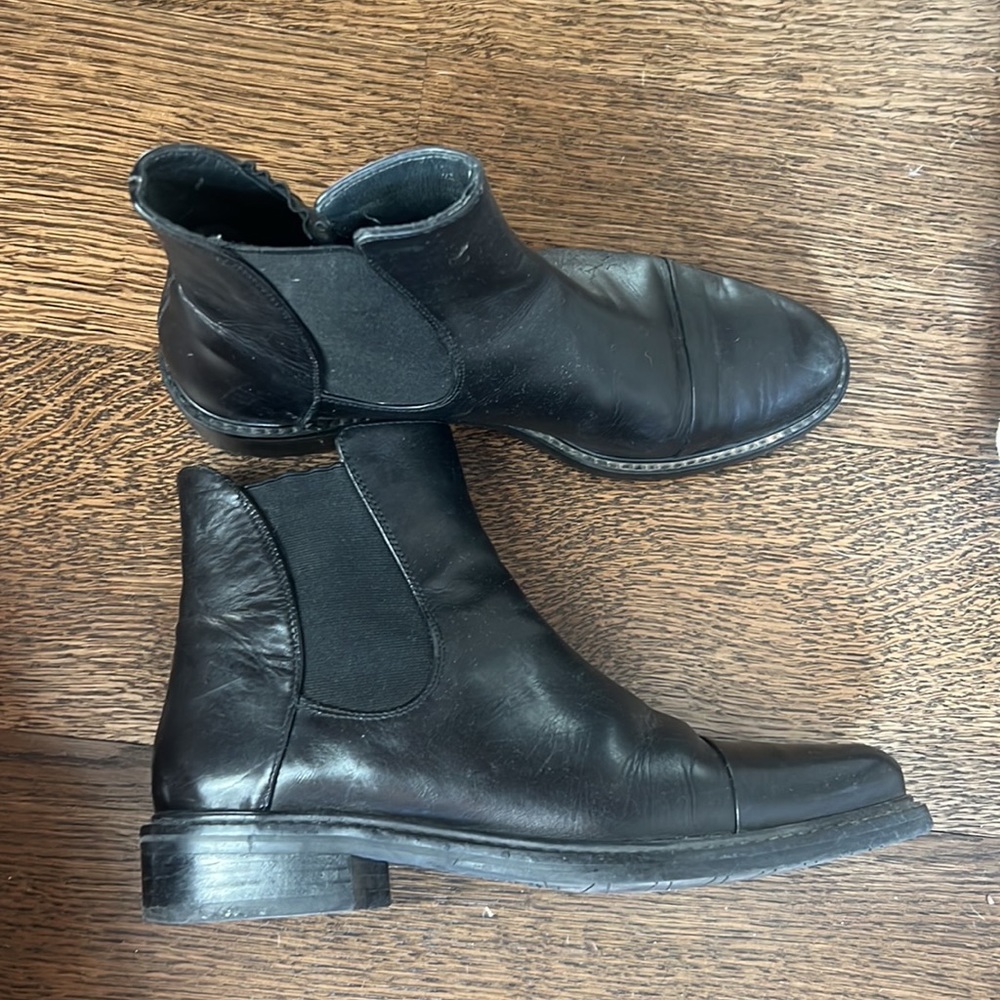 Stuart Weitzman Chelsea Boots